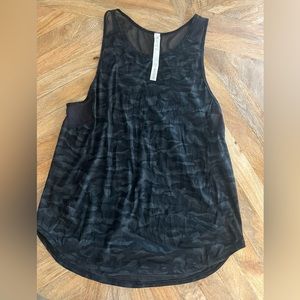 Lululemon black and gray camo tank size 8